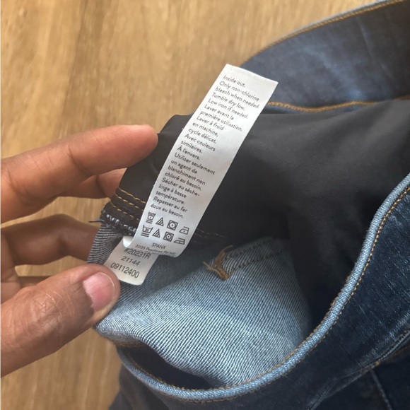 Spanx Jeans women’s Cropped Flare Denim Raw him
Medium Wash Pull On #20231R - Picture 6 of 6
